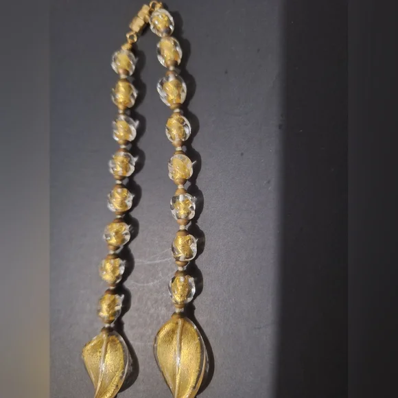VINTAGE ITALY FOLIO- Clear glass leaf knotted bead necklace - Excellent - $90 - Picture 2 of 7